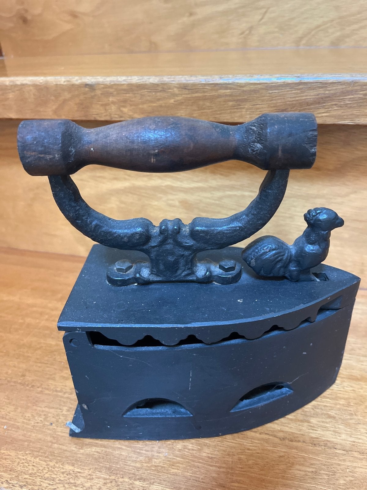 Antiek strijkijzer met haan decoratie, Antiek en Kunst, Ophalen