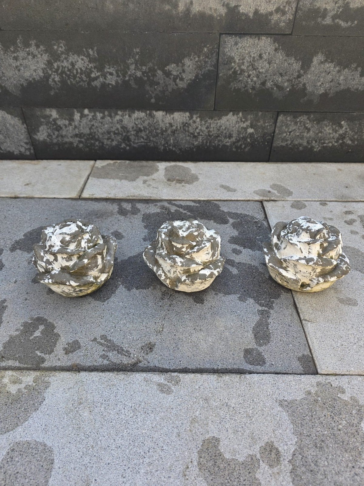 Set van 3 betonnen rozen - Tuindecoratie, Ophalen of Verzenden, Gebruikt, Beton, Overige typen