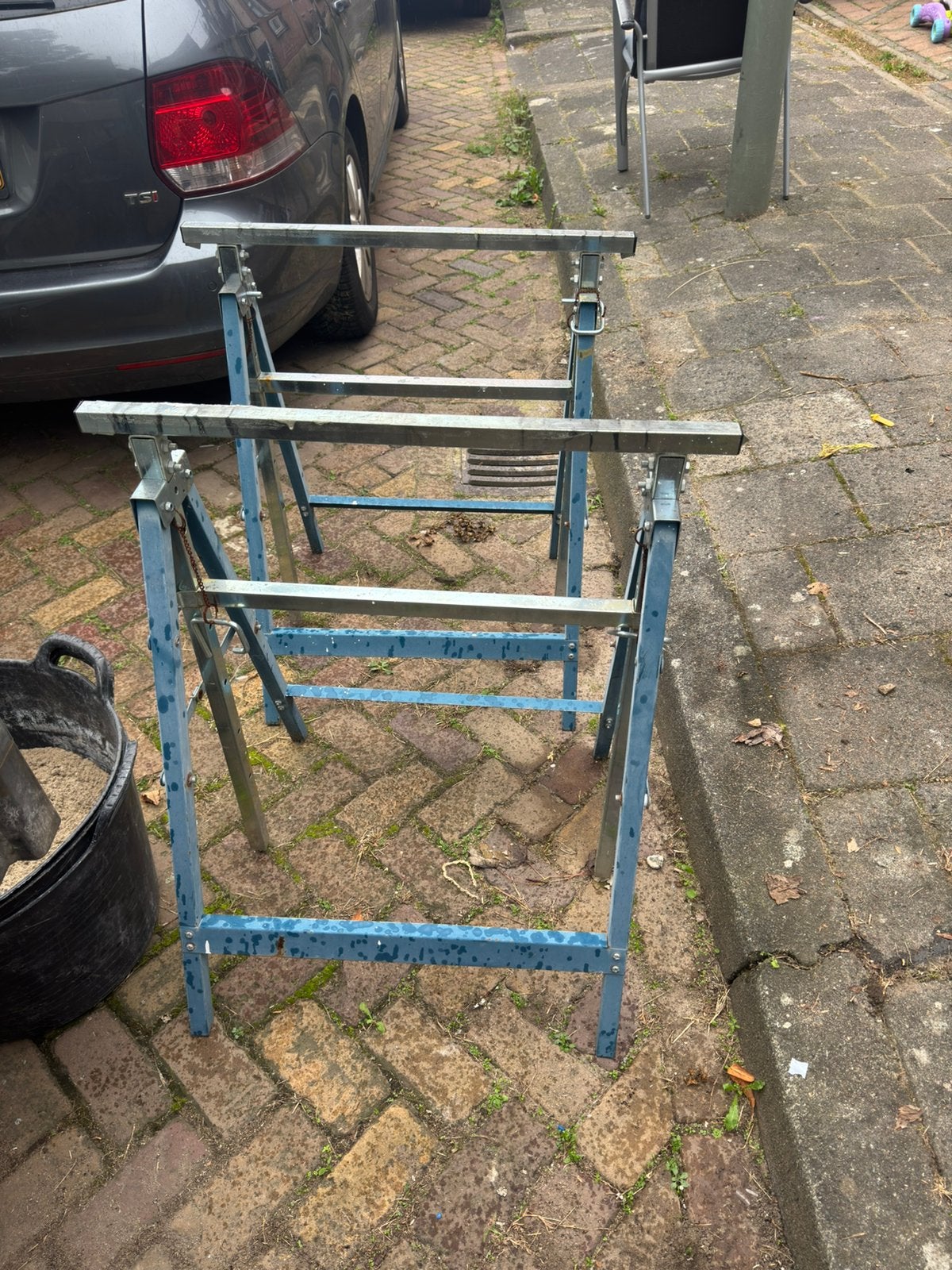 2x HBM in hoogte verstelbare schragen / werkschraag