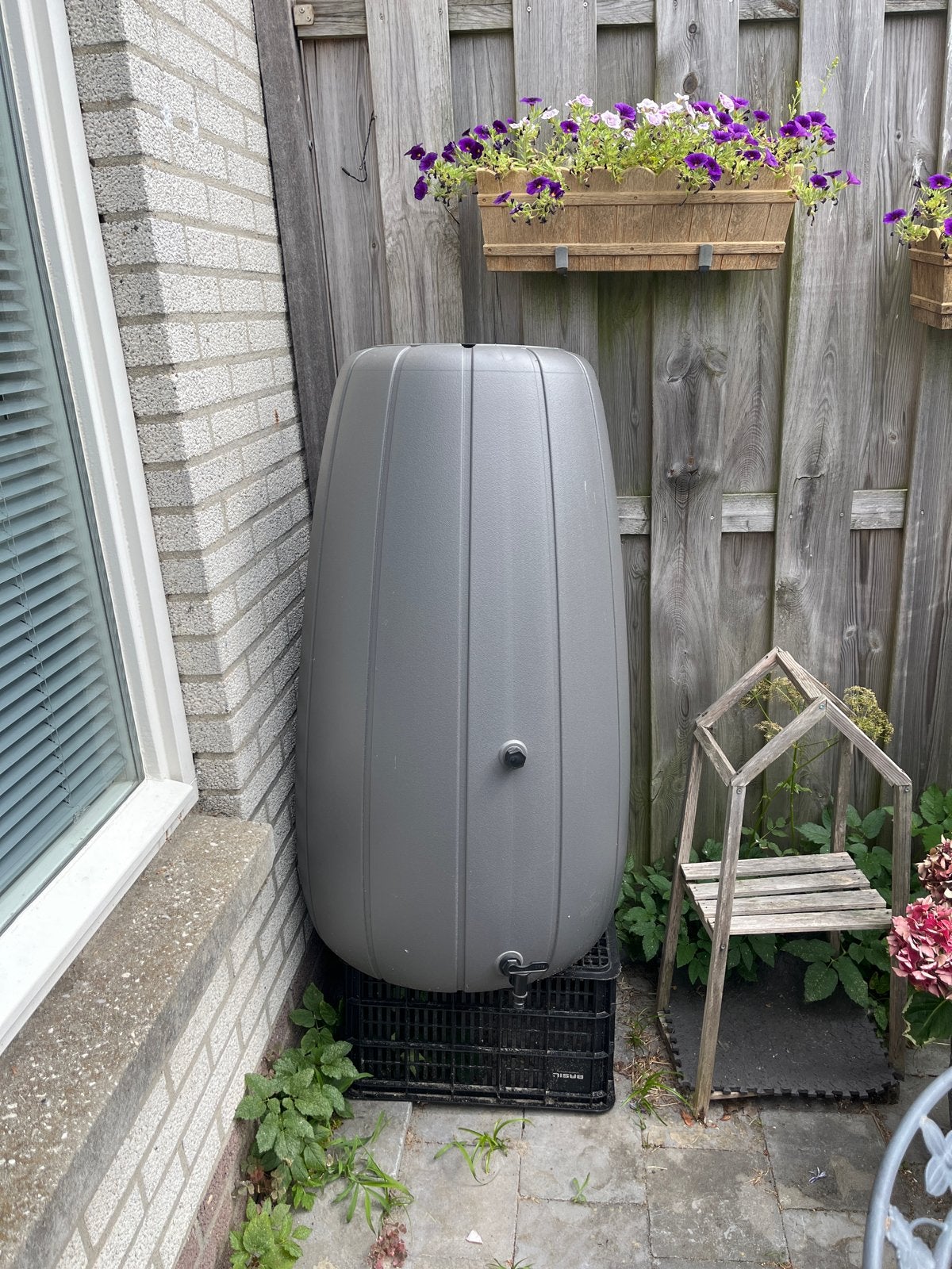Regenton 200 liter met aansluitset - Zo goed als nieuw, Tuin en Terras, 150 liter of meer, Ophalen, Zo goed als nieuw, Kunststof