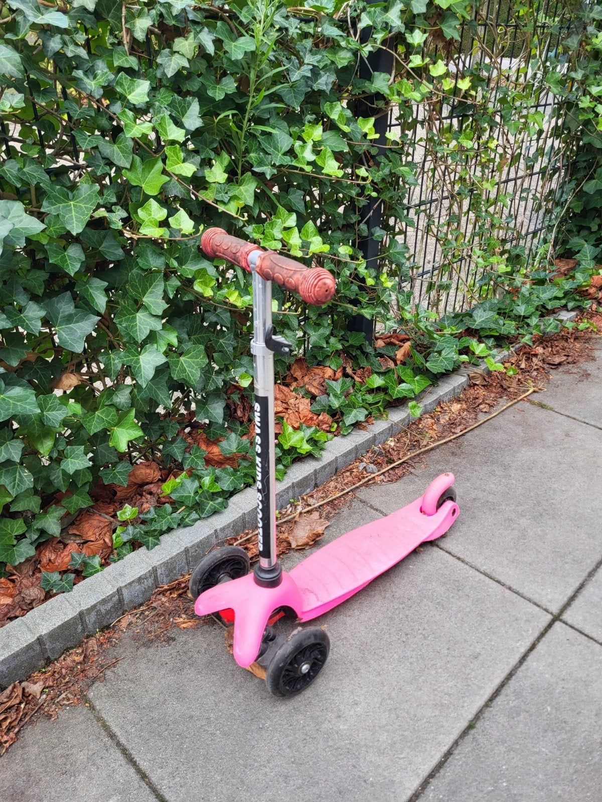 Roze kinderstep - Swiss Kid Scooter GRATIS, Fietsen en Brommers, Ophalen, Gebruikt, Gewone step, Swiss Kid Scooter
