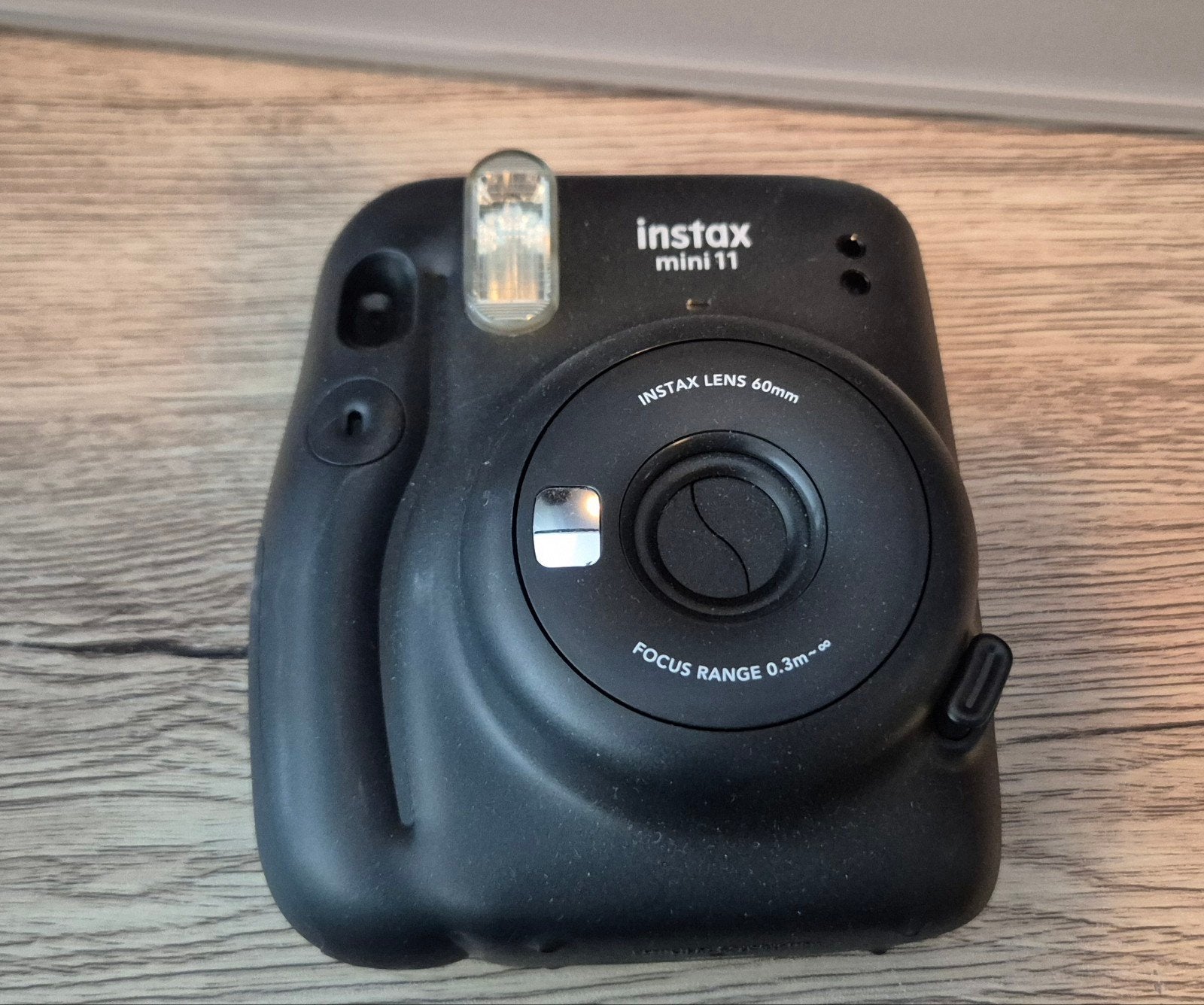 Instax Mini 11 Instant Camera - Zwart, Audio, Tv en Foto, Fotocamera's Digitaal, Instant camera, Zo goed als nieuw, Fujifilm, Draagriem
