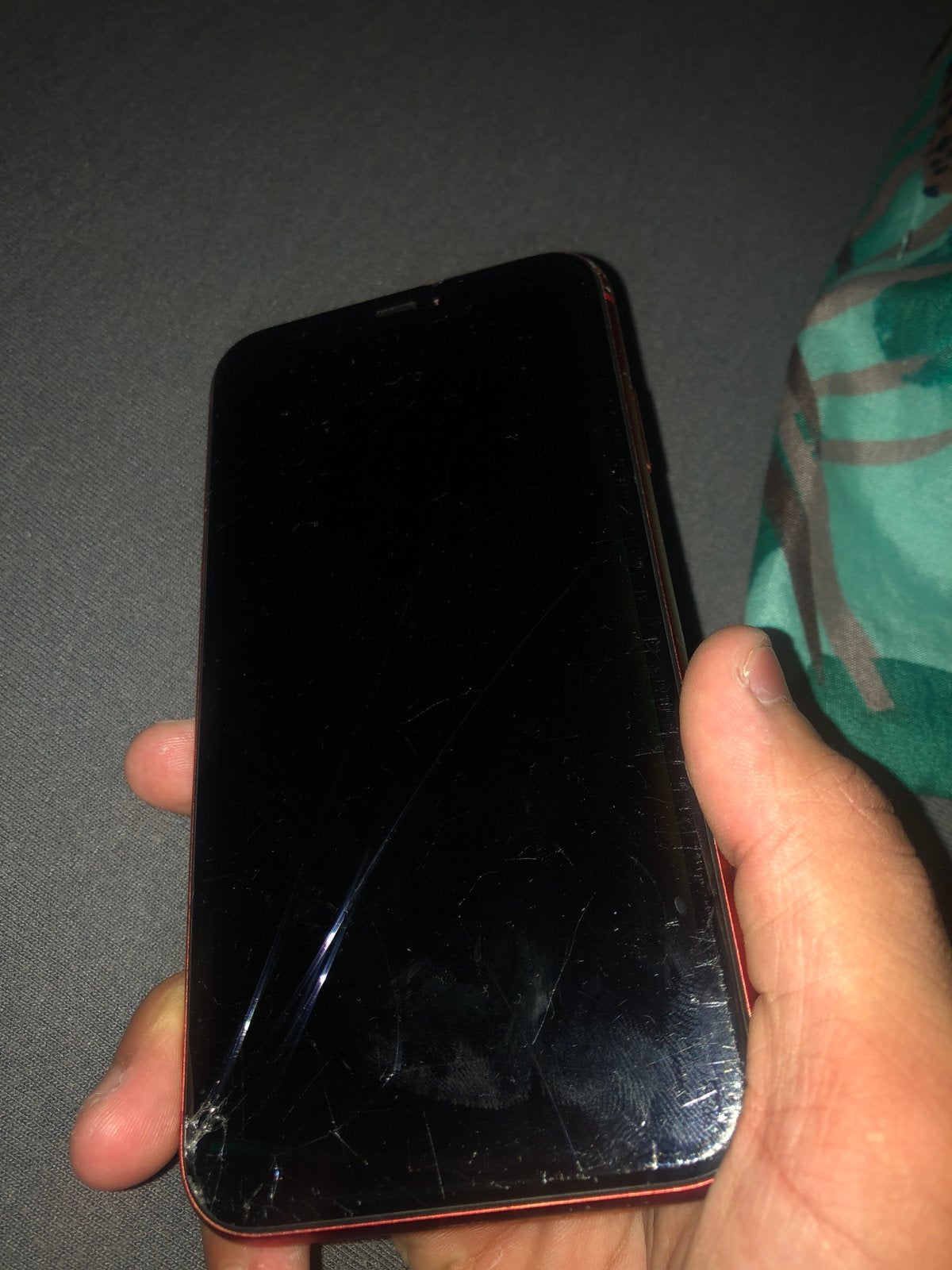 Defecte iPhone 11 - Ideaal voor onderdelen of reparatie, Ophalen of Verzenden, Niet werkend, Rood, IPhone 11