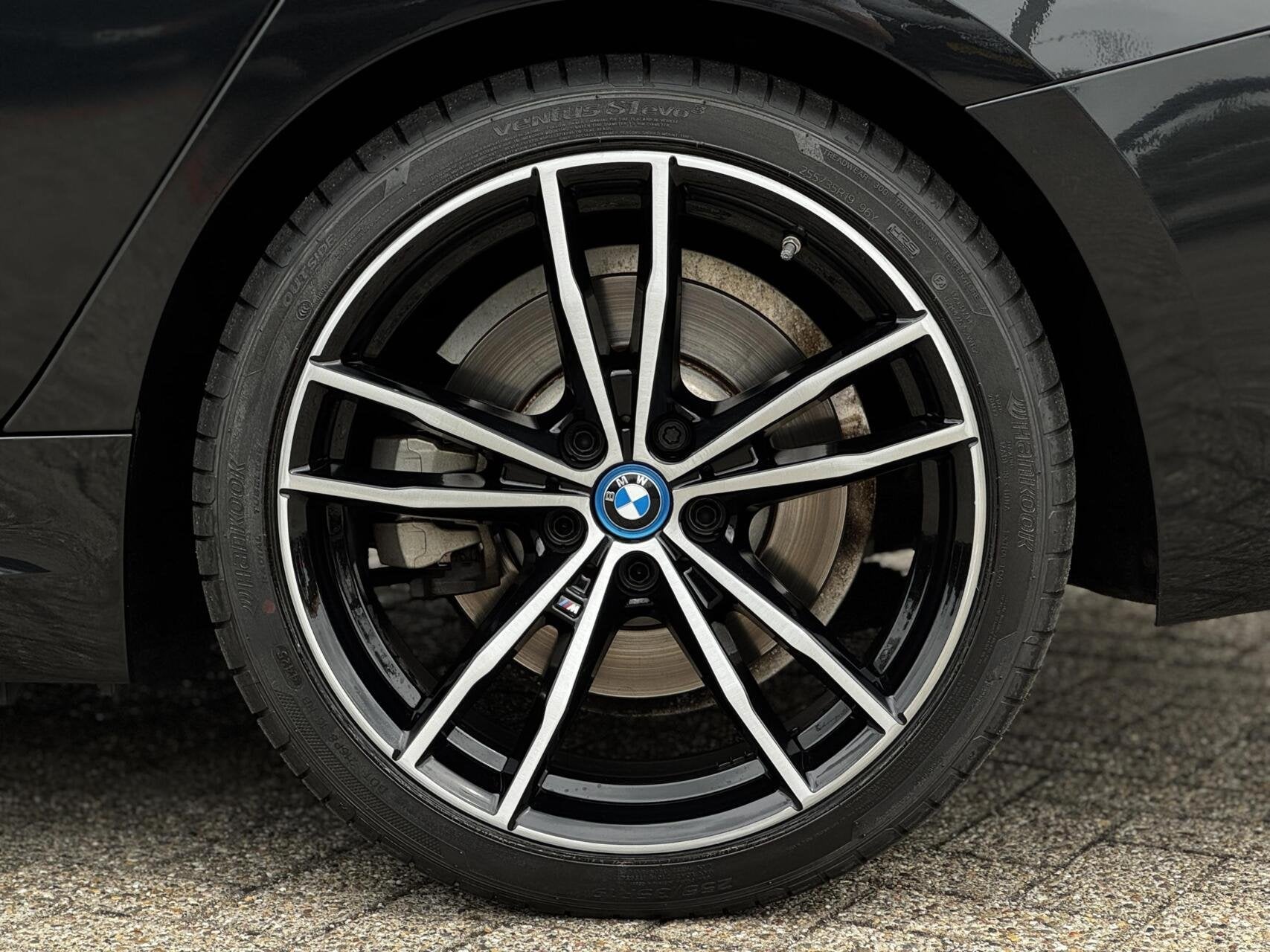 Foto 14 van BMW 3-serie Touring 330e xDrive|MSport|Leder|Sfeerve|19"|BTW