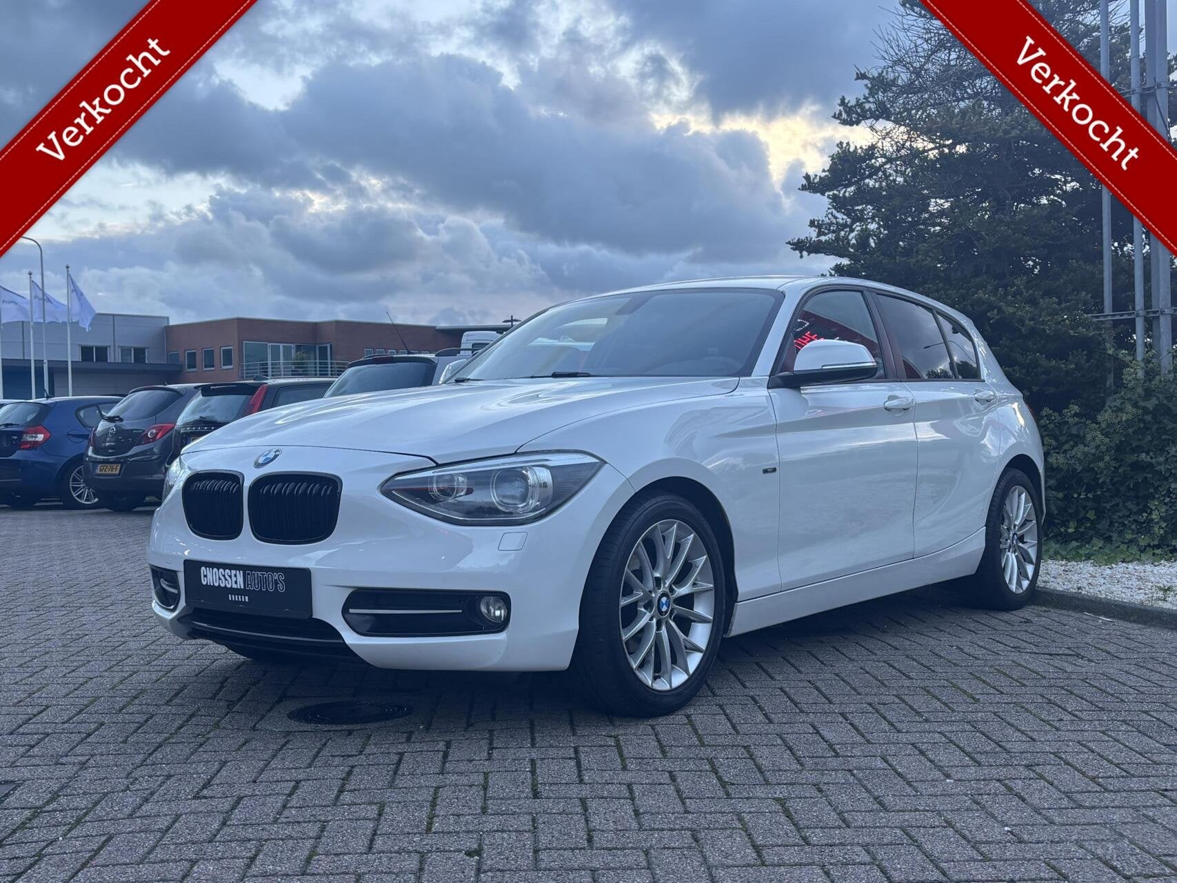 BMW 1-serie 116i Sport Line Auto, Xenon, Navi, NW APK!, Euro 5, Gebruikt, 4 cilinders, Wit