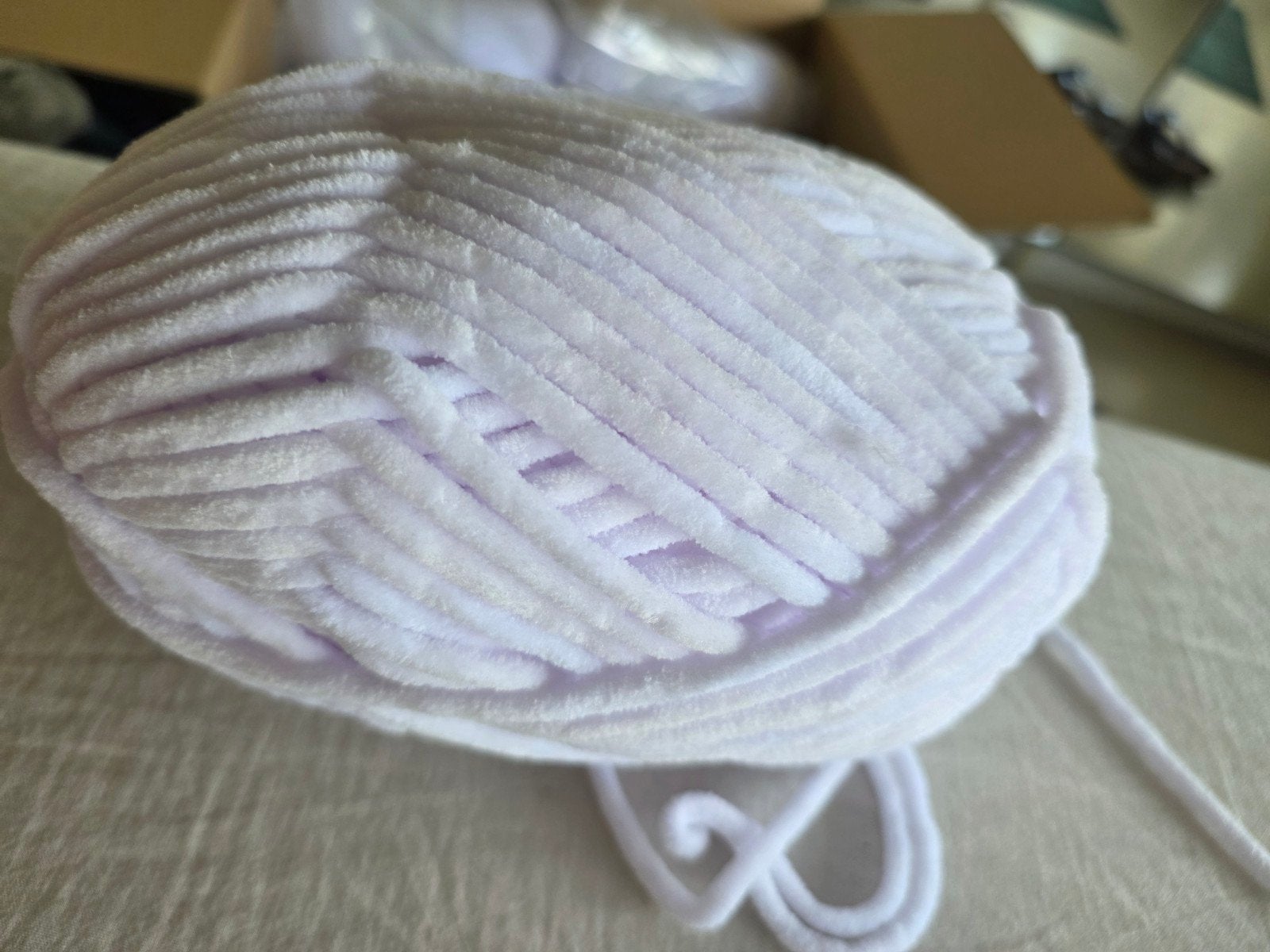 20 x 100gr Hobbii Chenille Baby Snuggle - wit, Ophalen of Verzenden, Nieuw, Breien of Haken, Wol of Garen