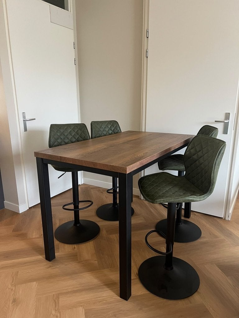 Industriële bartafel met 4 verstelbare barkrukken, Ophalen, Zo goed als nieuw, Industrieel / Modern, 4 tot 6 stoelen