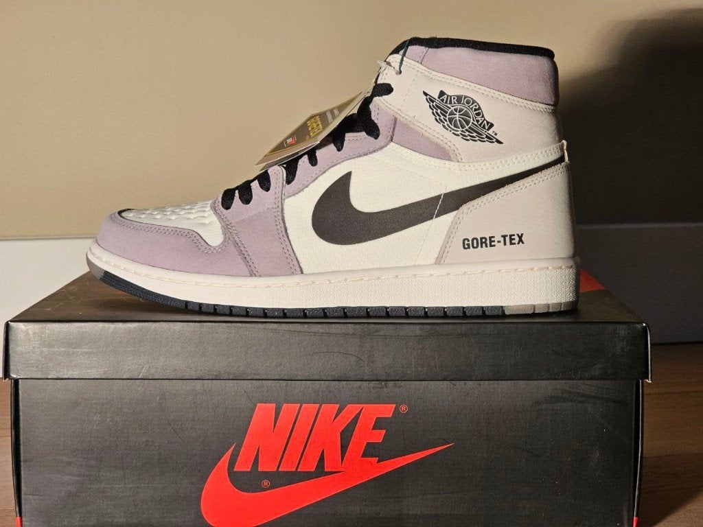 Jordan 1 Retro High Element Gore-Tex Light (US 10 - EU 44), Ophalen, Overige kleuren, Nieuw, Sneakers of Gympen