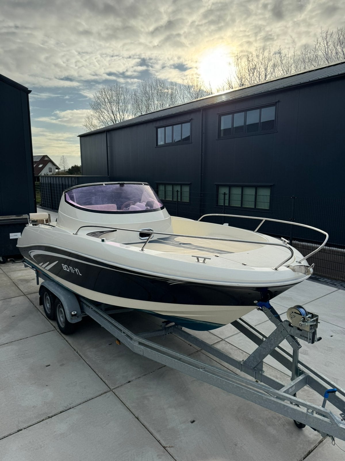 Prins 620 Sundeck + Suzuki 140 pk + trailer 2022, Watersport en Boten, Overige merken, Gebruikt, Viertaktmotor, 140 pk