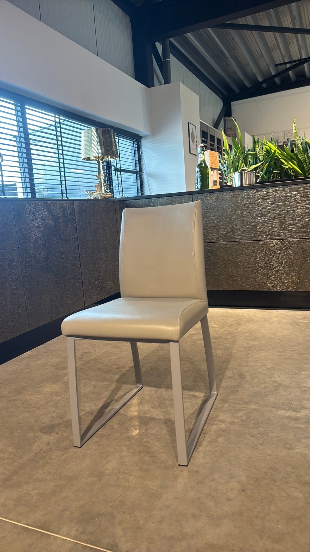 4 nieuwe stoelen, Ophalen, Nieuw, Twee