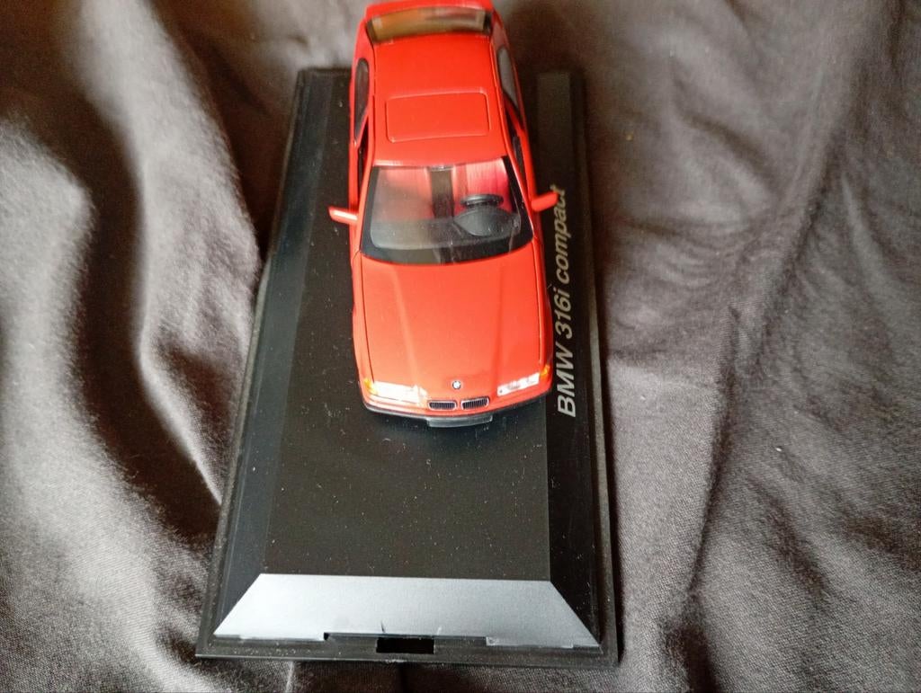 BMW 316i Rood 1:43 Schuco Modelauto, Hobby en Vrije tijd, Modelauto's | 1:43, Ophalen of Verzenden