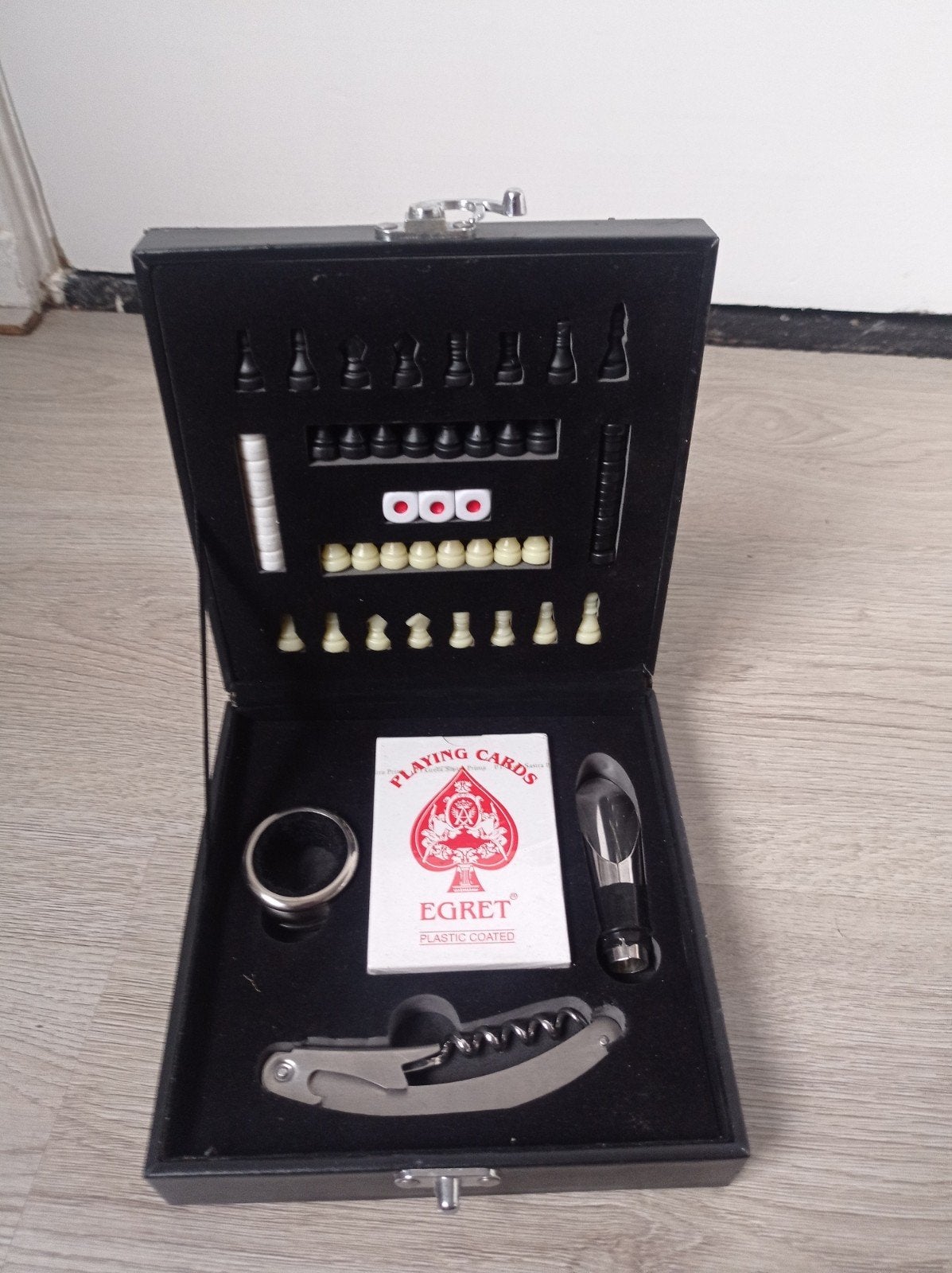 Wijncadeauset met Schaakspel in Zwarte Box, Ophalen of Verzenden, Nieuw