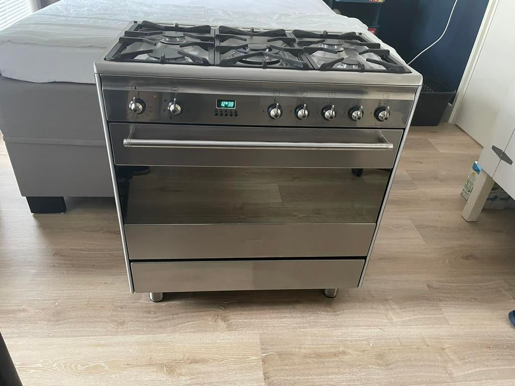 Smeg fornuis 80 cm breed heteluchtoven 5 pits, Witgoed en Apparatuur, Fornuizen, Ophalen, Hete lucht, 60 cm of meer, Zo goed als nieuw