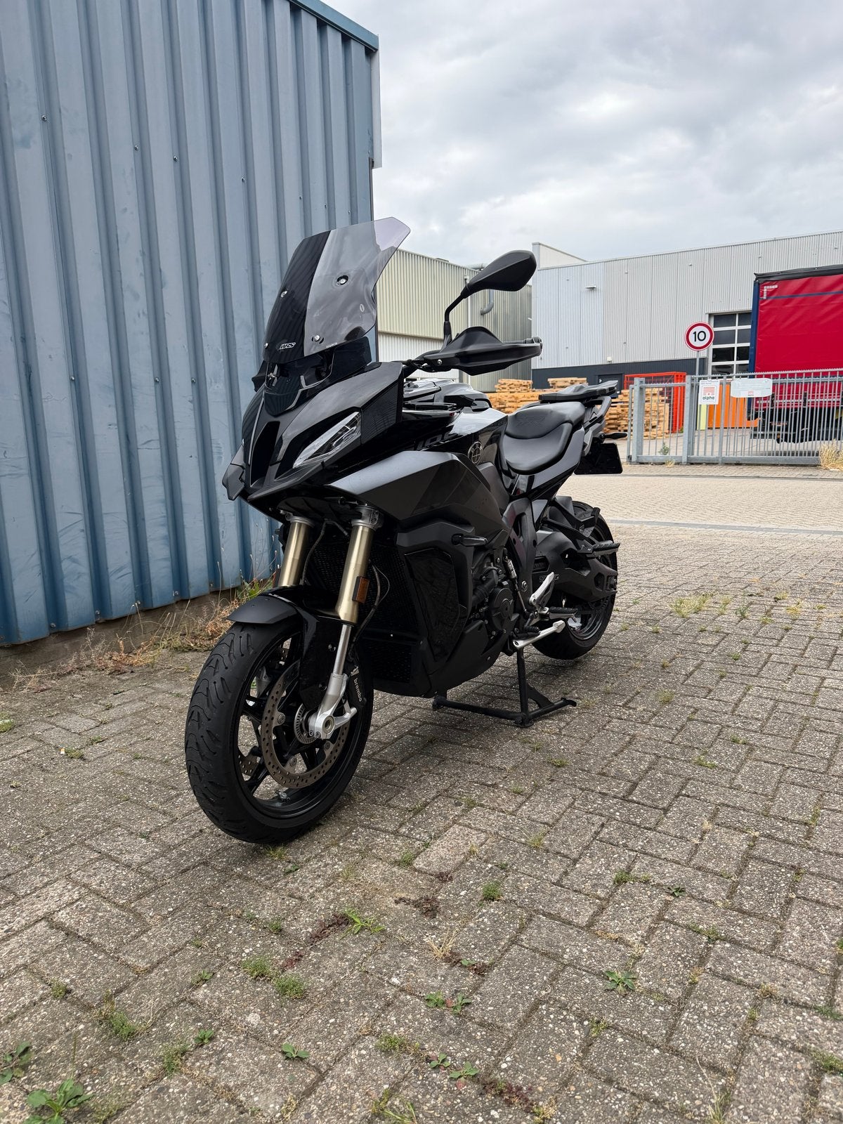 BMW S1000 XR Triple Black 2021 - Akrapovic, CarPlay, Sportuitlaat, 4 cilinders, Motorrijbewijs A, Gebruikt