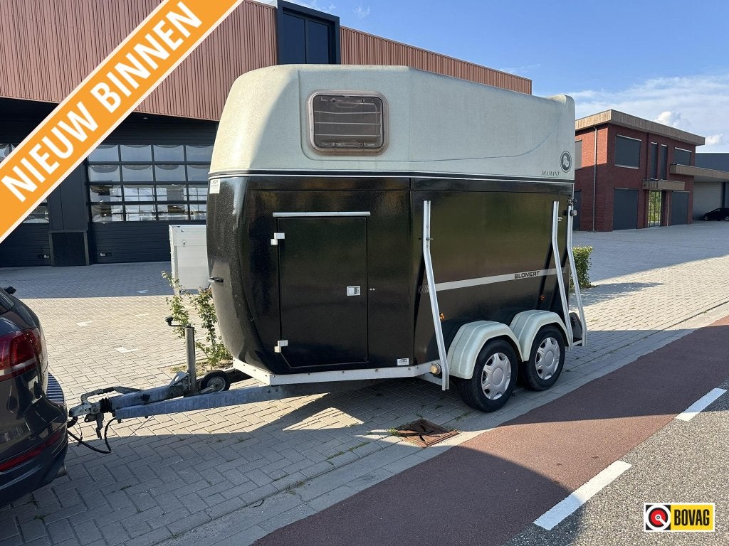 Volpolyester 2 paardstrailer zadelkamer kunststof bodem, Dieren en Toebehoren, Gebruikt, 2-paards trailer