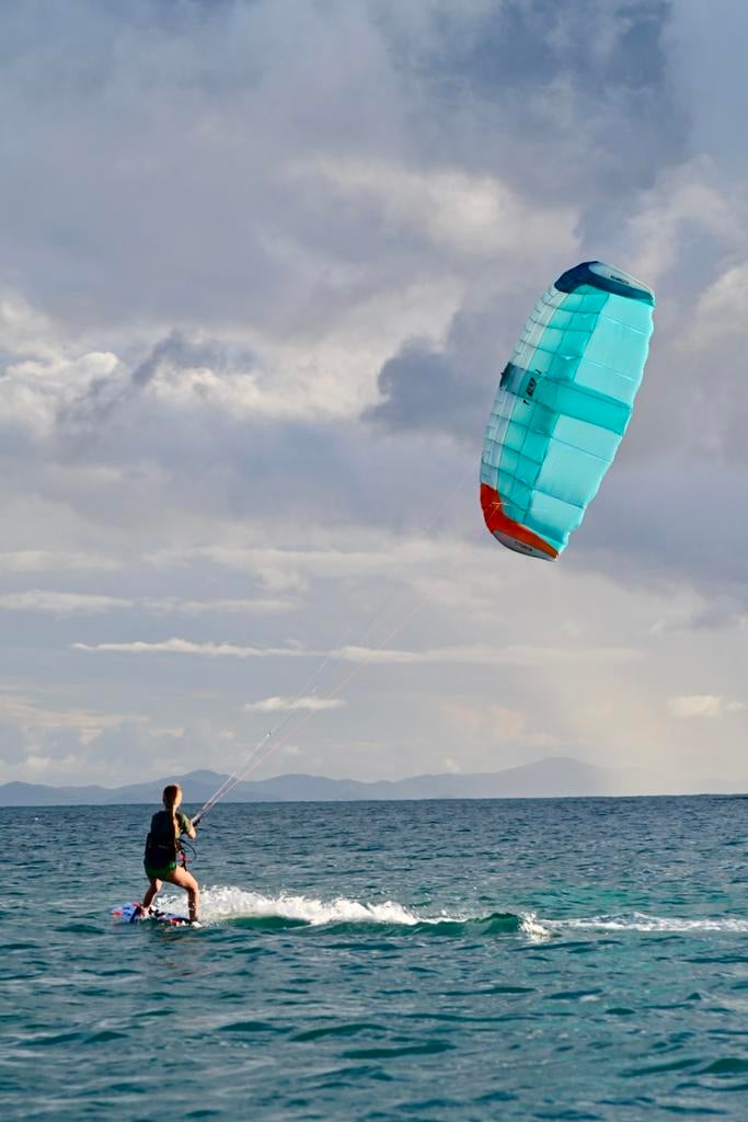Flysurfer Hybrid v2 10 m als nieuw plus bar, Kitesurf-set, Info@flysurfer.com, 10 m², Geen board
