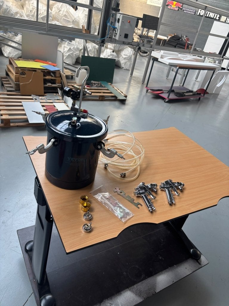 Vevor verfspuit met drukvat en 2 spuitpistolen, Minder dan 25 liter, Ophalen, Gebruikt, Minder dan 200 liter/min