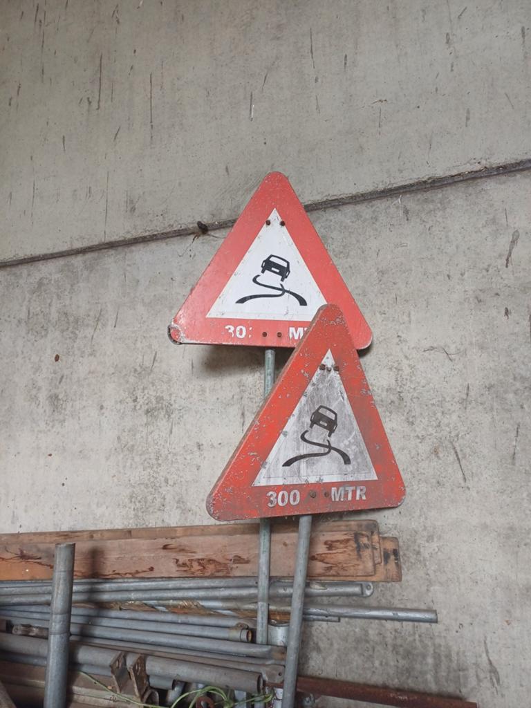 Modder op de weg verkeersborden, Ophalen of Verzenden