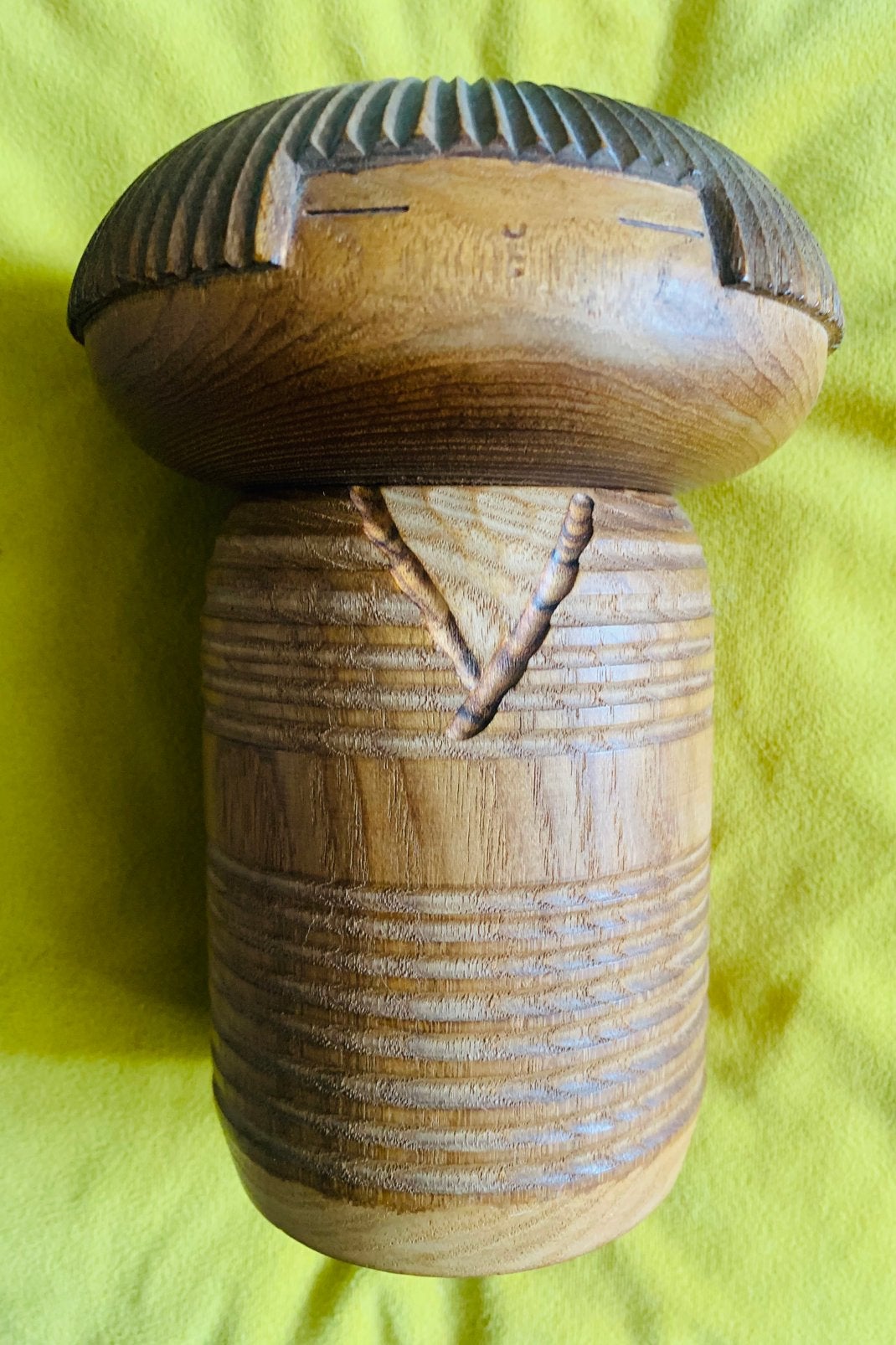 Japanse Kokeshi-wooden doll design Kenichi Murakami Japan., Antiek en Kunst, Gesigneerd, Hout, Ophalen of Verzenden, Pop/figuur