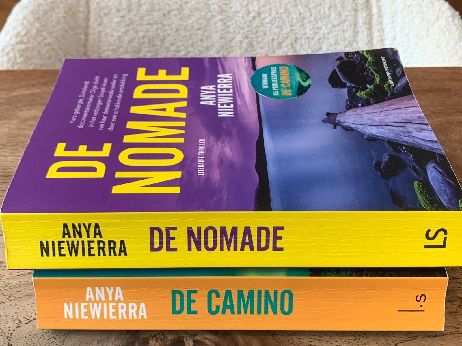 De Nomade & De Camino - Anya Niewierra (2 boeken), Boeken, Ophalen of Verzenden, Zo goed als nieuw, Nederland
