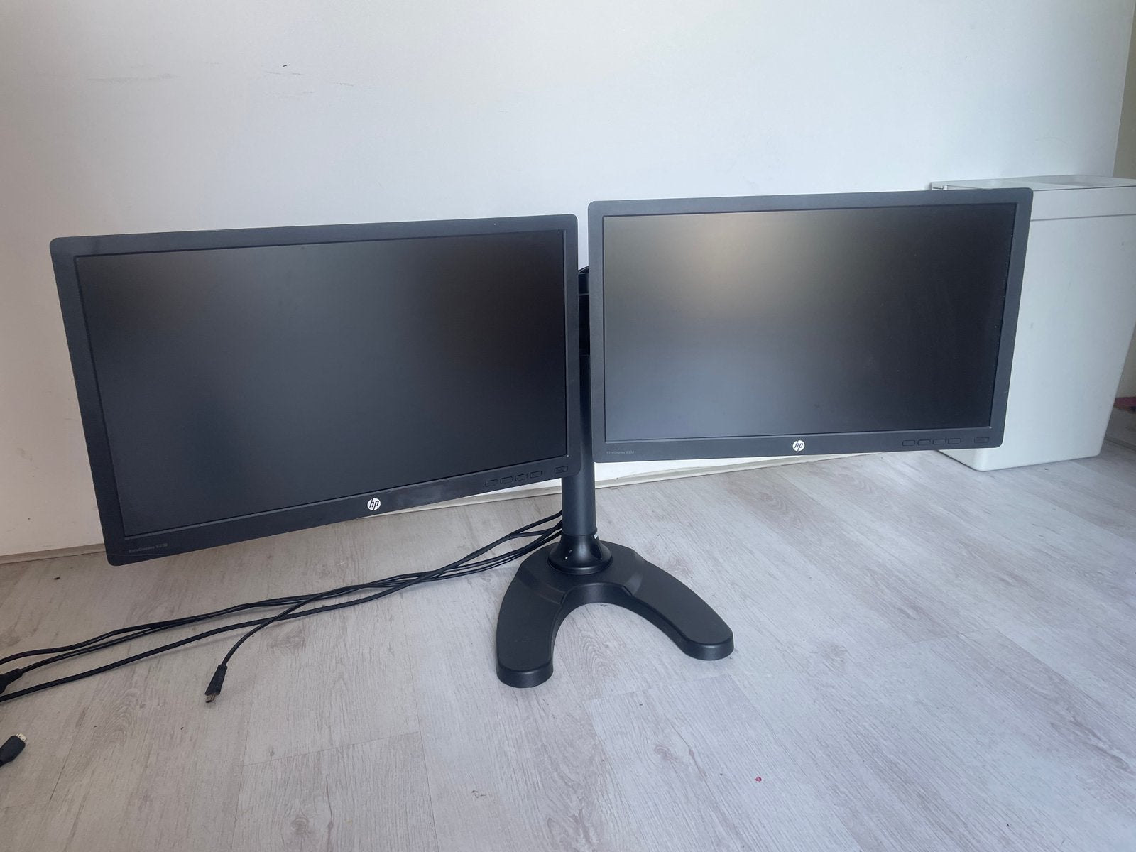 Twee HP Elite Displays E232 23 inch met standaard, Computers en Software, Monitoren, Ophalen, IPS, HDMI, Full HD