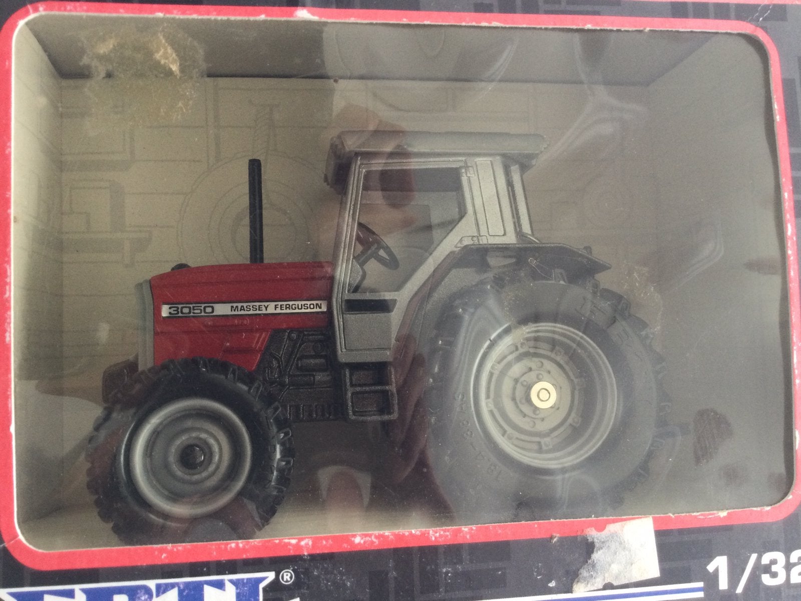Britains ertl massey ferguson 3050 tractor model, Ophalen of Verzenden, Zo goed als nieuw, Tractor of Landbouw, ERTL