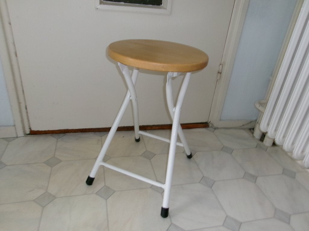 Krukje - Opklapbaar, Huis en Inrichting, Krukjes, Ophalen of Verzenden, Gebruikt, Hout