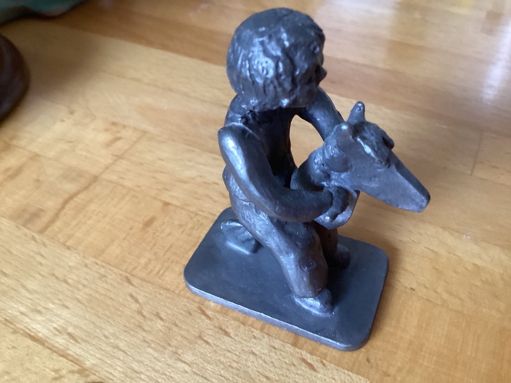 Jongen op stokpaardje // Tin hoog 6 cm, Antiek en Kunst, Ophalen of Verzenden