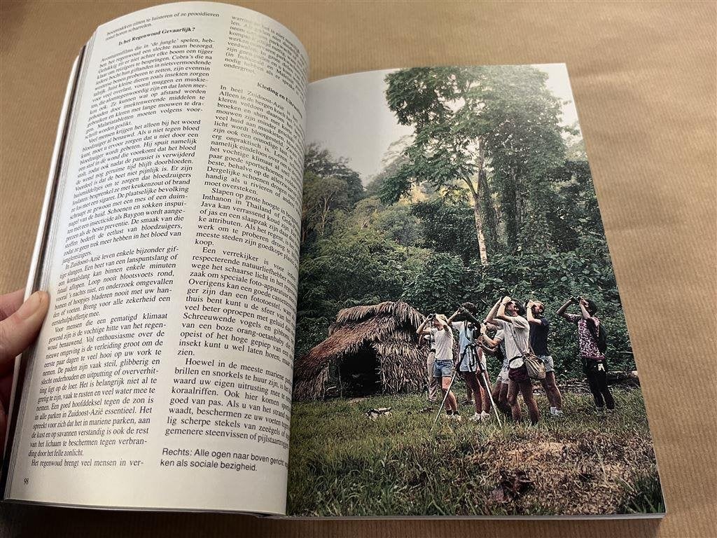 Zuid Oost Azie. Nederlandse editie. Wereld Natuurfonds., Europa, Ophalen of Verzenden, Reisgids of -boek, Gelezen
