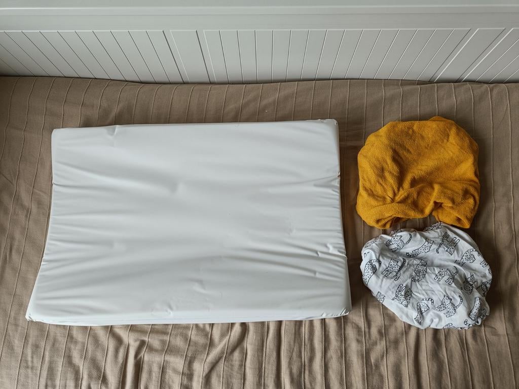 Hema aankleedkussen 45x67 met 2 hoezen, Kinderen en Baby's, Ophalen of Verzenden, Gebruikt