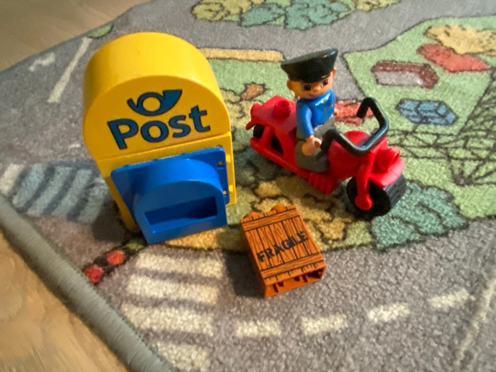 Duplo postbode met motor en brievenbus, Inclusief minifiguren, Gebruikt, Ophalen of Verzenden, Duplo