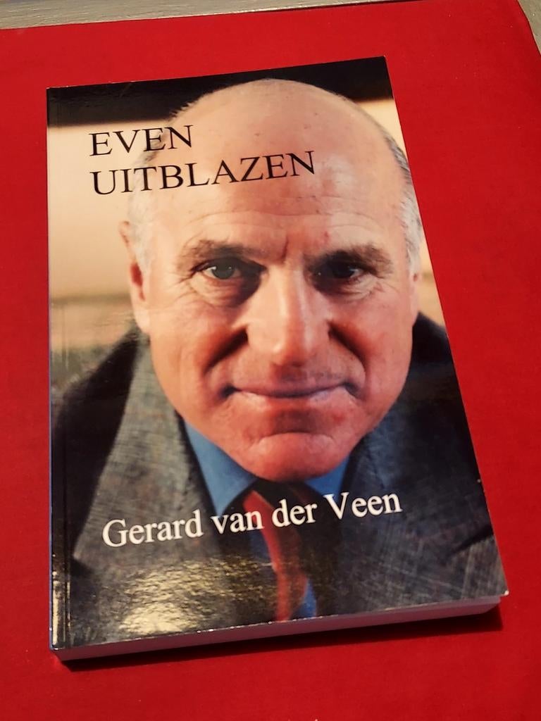 GESIGNEERD Even uitblazen. Gerard ven der Veen., Ophalen of Verzenden, Gelezen
