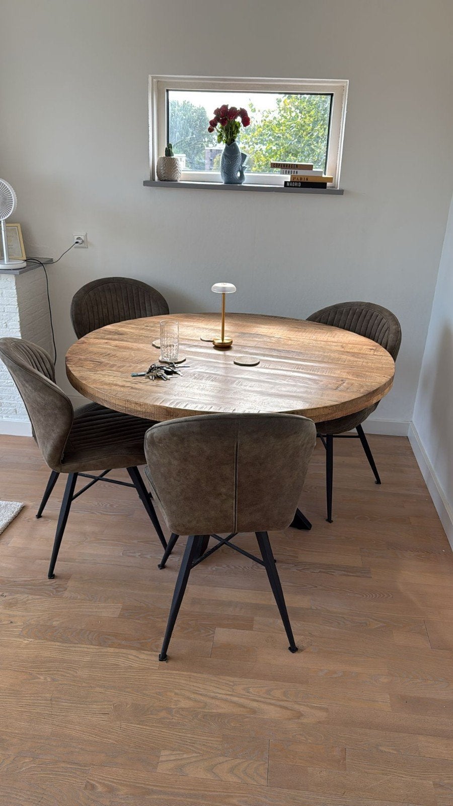 te koop mango houten eettafel met stoelen, Ophalen, Zo goed als nieuw, Rechthoekig, 50 tot 100 cm