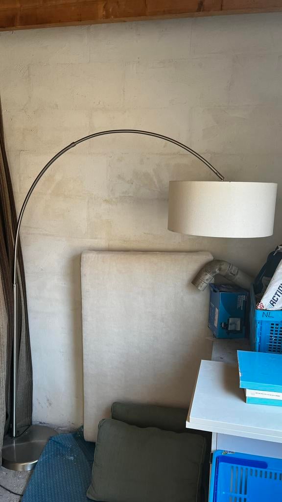 Vloerlamp/in perfecte staat, Huis en Inrichting, Lampen | Vloerlampen, Ophalen, Zo goed als nieuw, 150 tot 200 cm