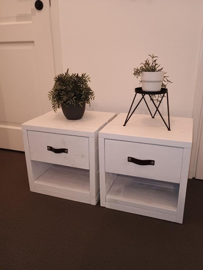 Handgemaakte nachtkastjes met lade en open vak, Huis en Inrichting, Slaapkamer | Nachtkastjes, Ophalen, Minder dan 45 cm, Nieuw