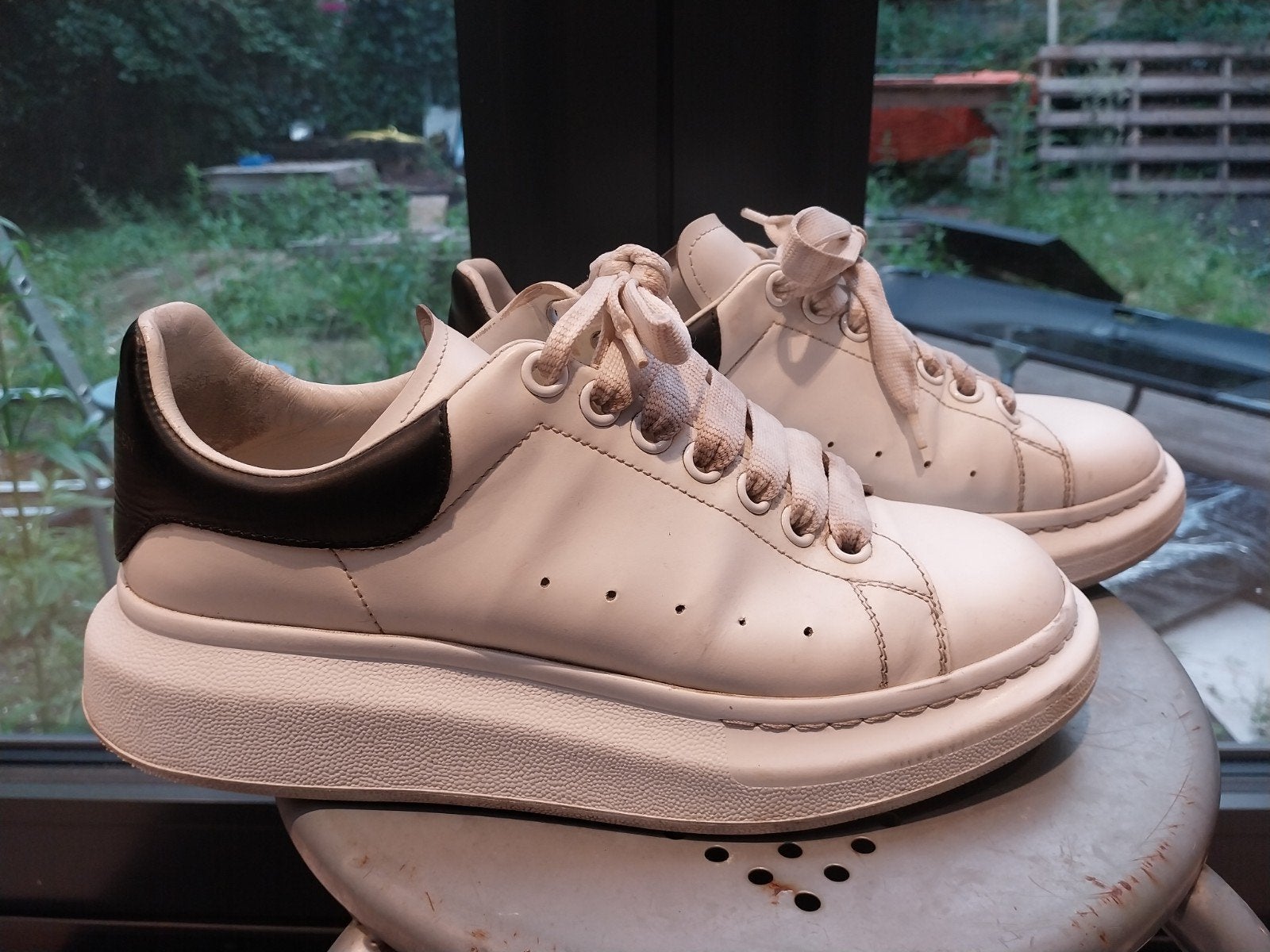 Alexander McQueen Sneakers - Maat 39.5, Ophalen of Verzenden, Gedragen, Wit