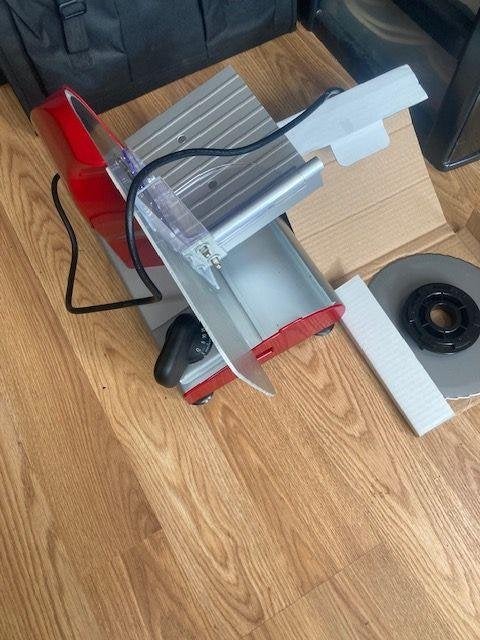 Caterlite Vleessnijmachine 19cm, Ophalen of Verzenden, Zo goed als nieuw, Metaal, Snijmachine