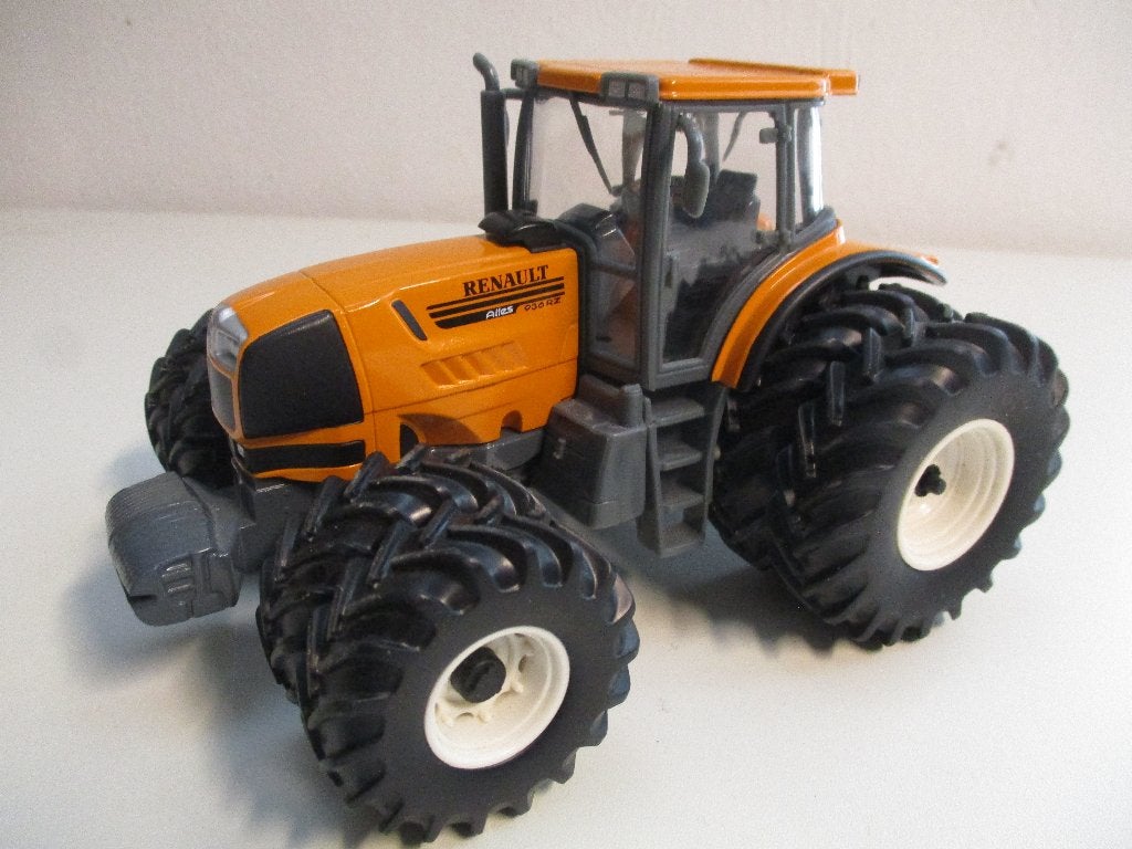 Universal Hobbies Renault Atles 936RZ met dubbellucht, Hobby en Vrije tijd, Ophalen of Verzenden, Zo goed als nieuw, Tractor of Landbouw