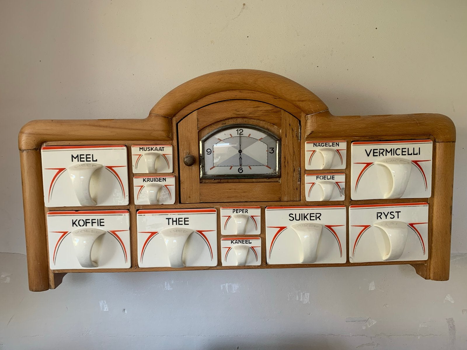 Vintage kruidenrek met klok en porseleinen lades, Antiek en Kunst, Antiek | Keukenbenodigdheden, Ophalen