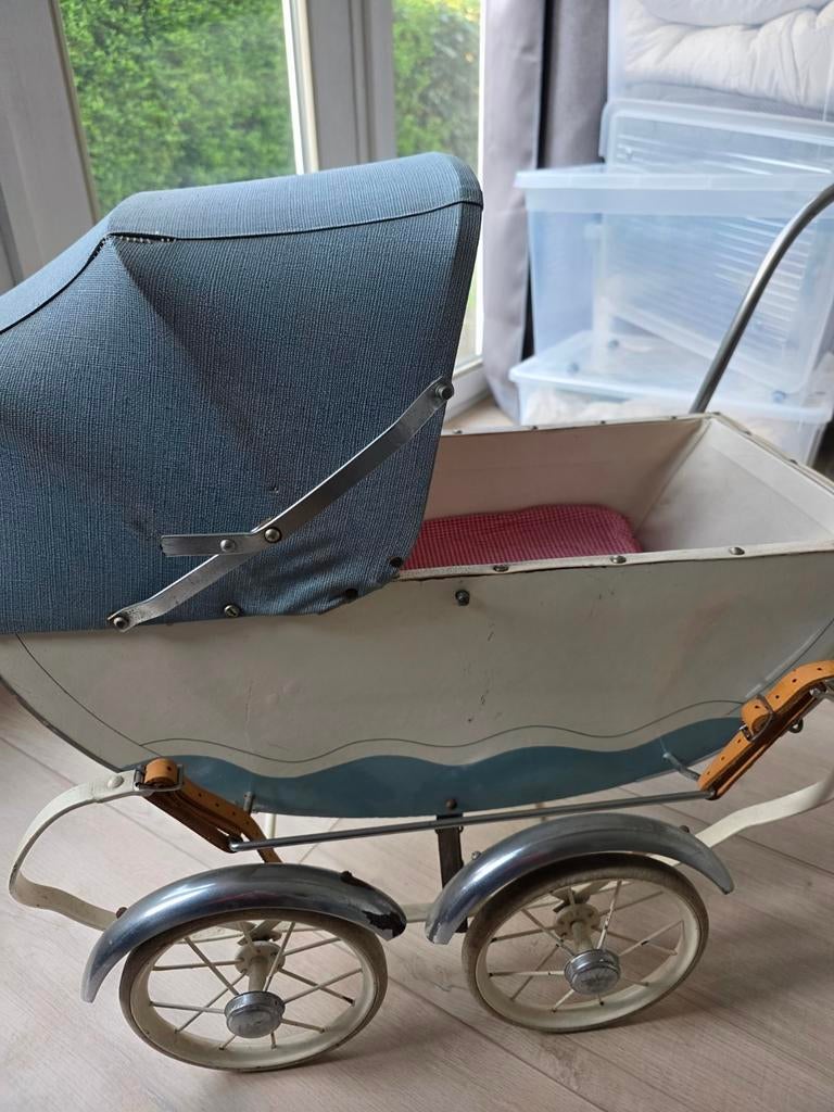 Vintage poppenwagen - Blauw en wit, Ophalen, Gebruikt, Meisje