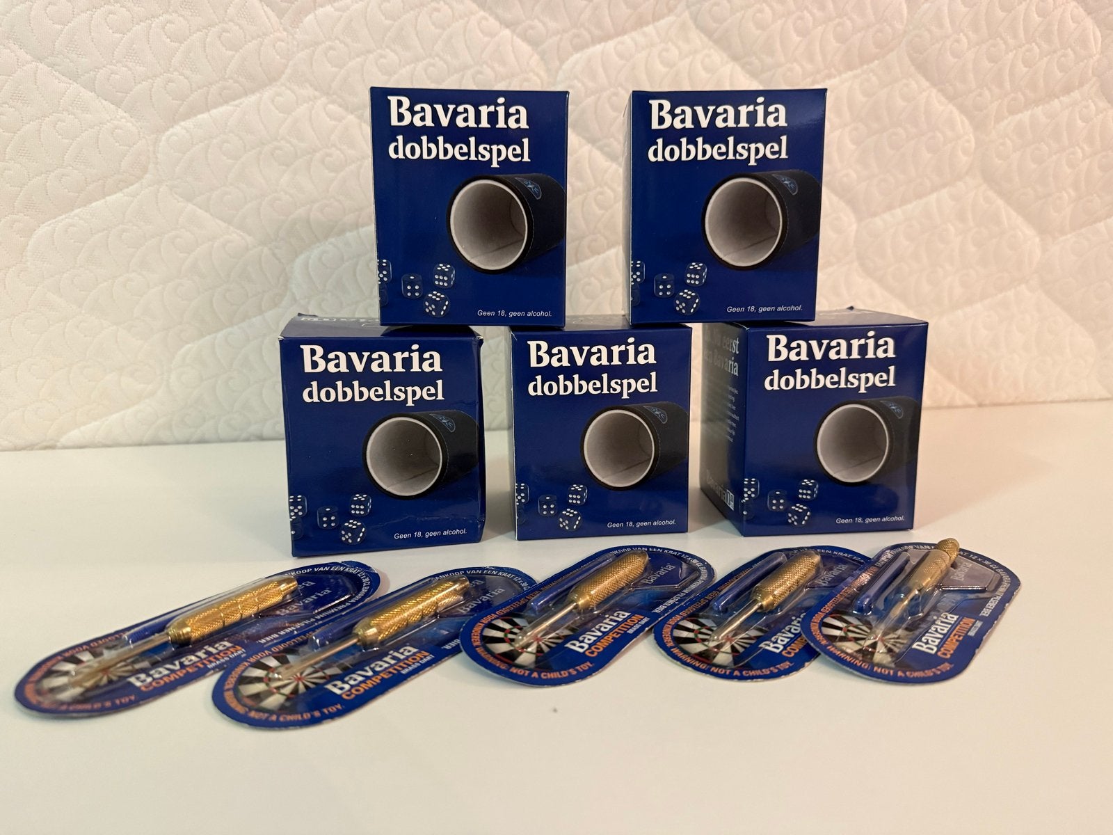 Bavaria Dobbelspel 5 x en Dart pijlen  5x- Nieuw, Verzamelen, Biermerken, Verzenden, Nieuw, Overige typen, Bavaria