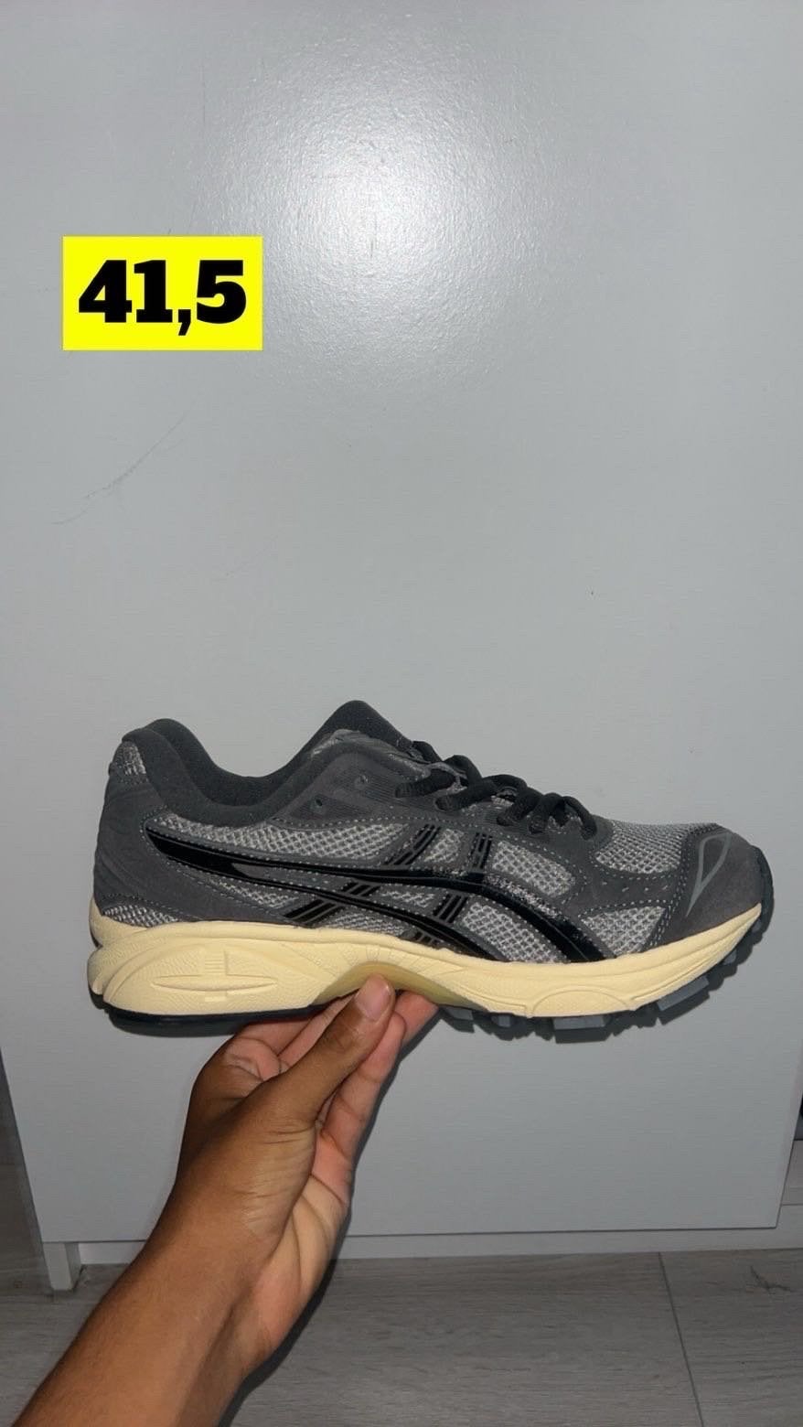ASICS Sportschoenen Maat 41,5 - Grijs/Zwart, Ophalen of Verzenden, Gedragen, Overige kleuren, Sneakers of Gympen