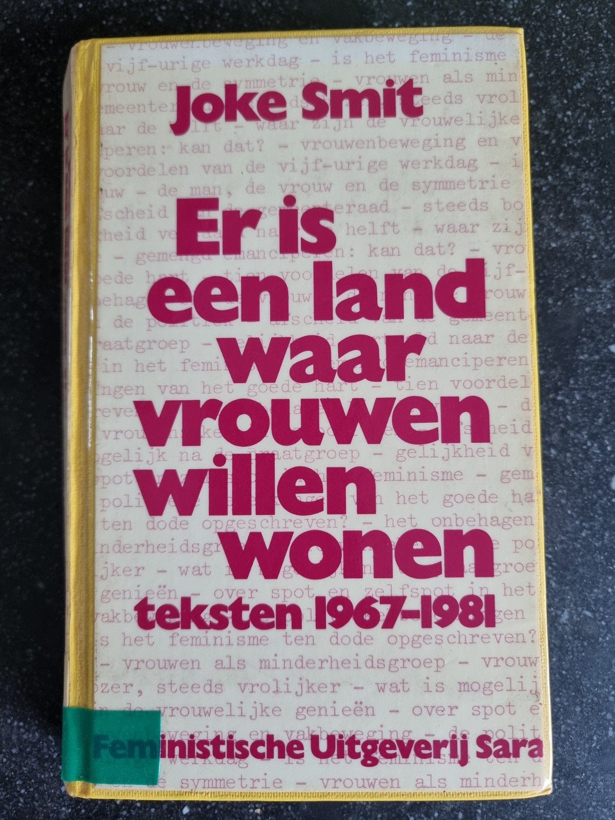 Joke Smit - Er is een land waar vrouwen willen wonen, Ophalen of Verzenden, Gelezen, Joke Smit, Nederland