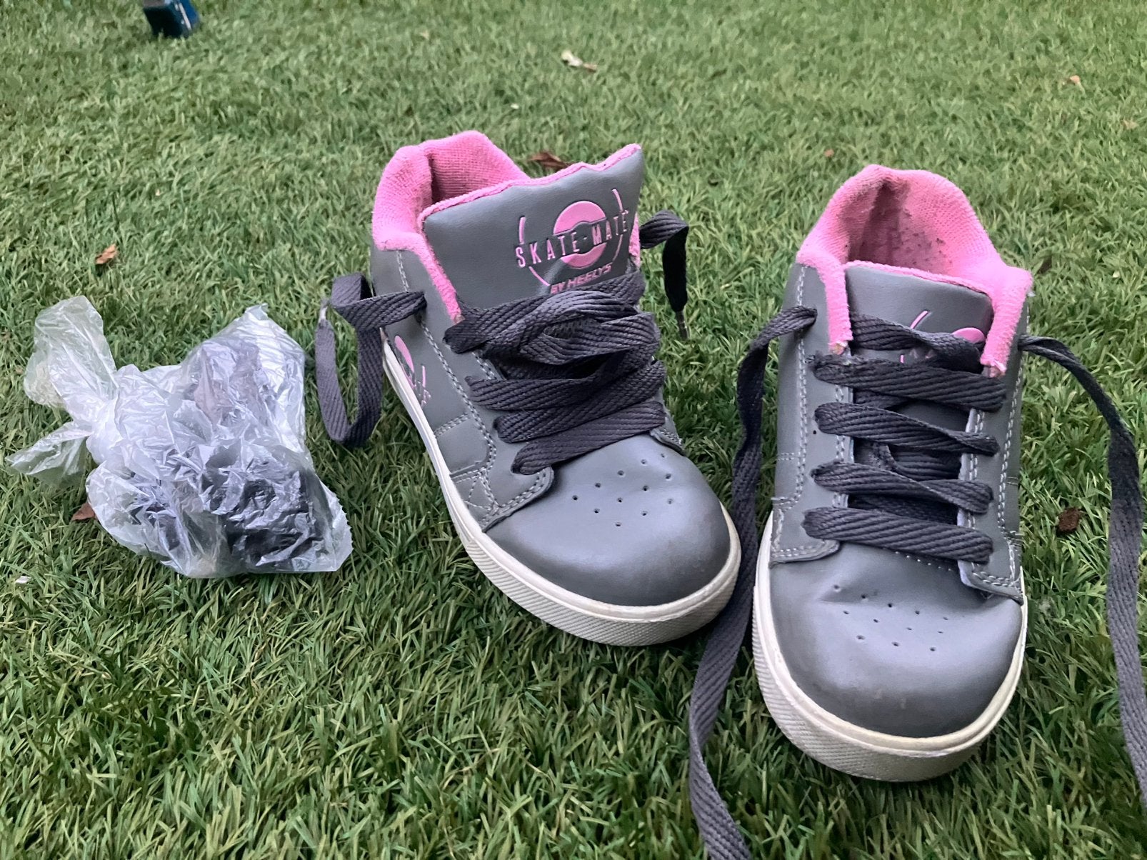 Heelys schoenen met wieltjes roze grijs, maat 30, Ophalen of Verzenden, Zo goed als nieuw, Meisje, Schoenen
