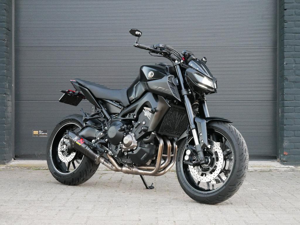 Yamaha MT-09 |Akrapovič Racing Line| Volledig black-on-black, Occasion, Motorrijbewijs A, Handvatverwarming, 3 cilinders