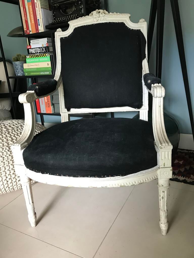 Antieke Louis XVI fauteuil, Antiek en Kunst, Antiek | Meubels | Stoelen en Banken, Ophalen