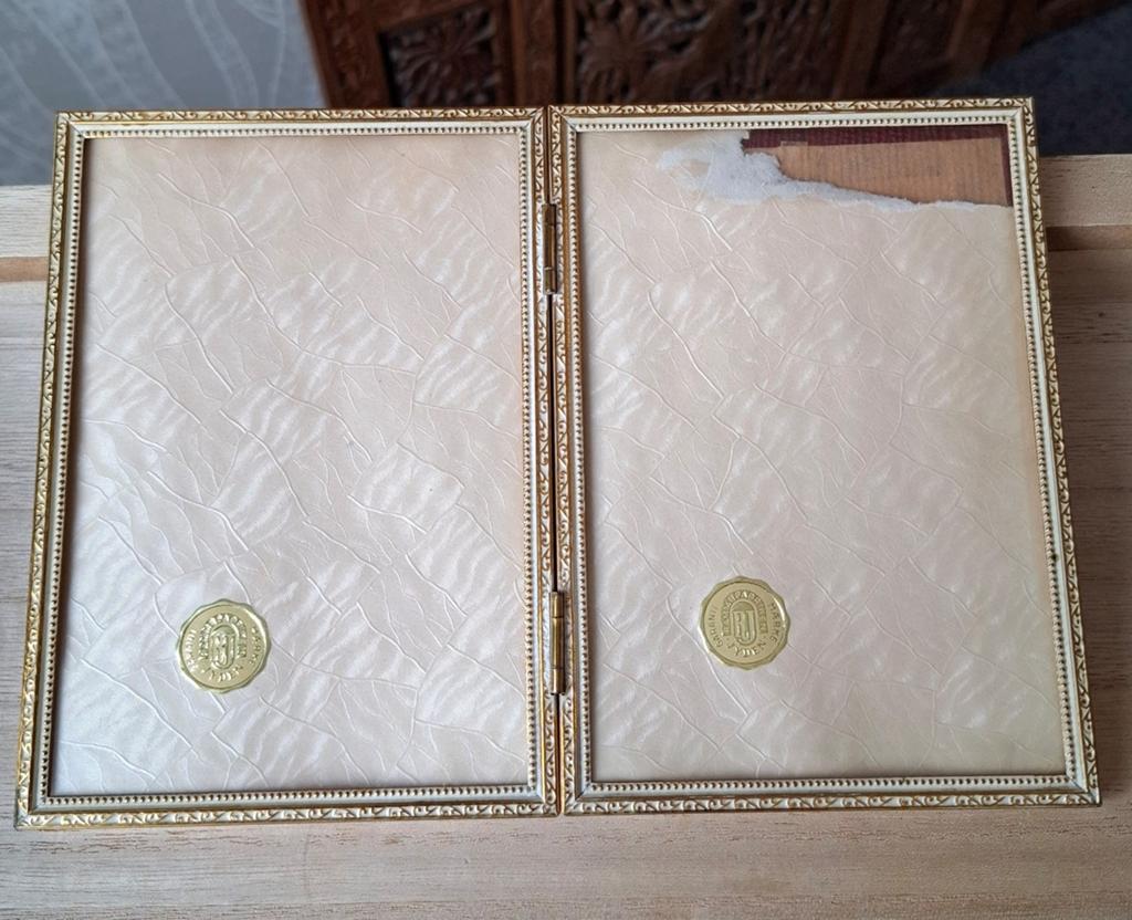 Vintage dubbele fotolijst met bol glas, goudkleurig, Ophalen of Verzenden, Hout, Minder dan 50 cm, Minder dan 50 cm
