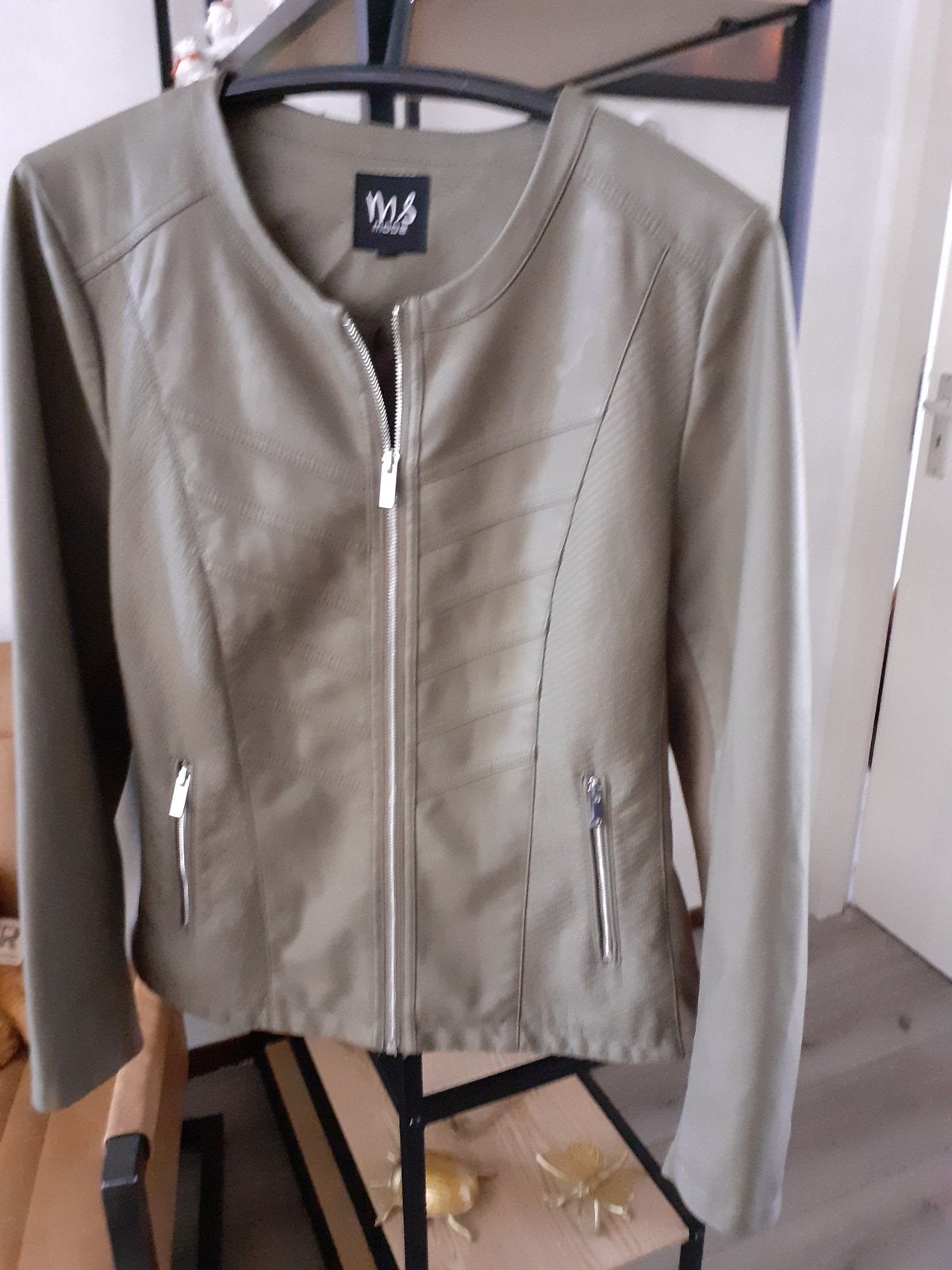 NOG  MOOI  EN  GOED  KORT  JASJE.  MT M, Kleding | Dames, Jassen | Zomer, Ophalen, Zo goed als nieuw