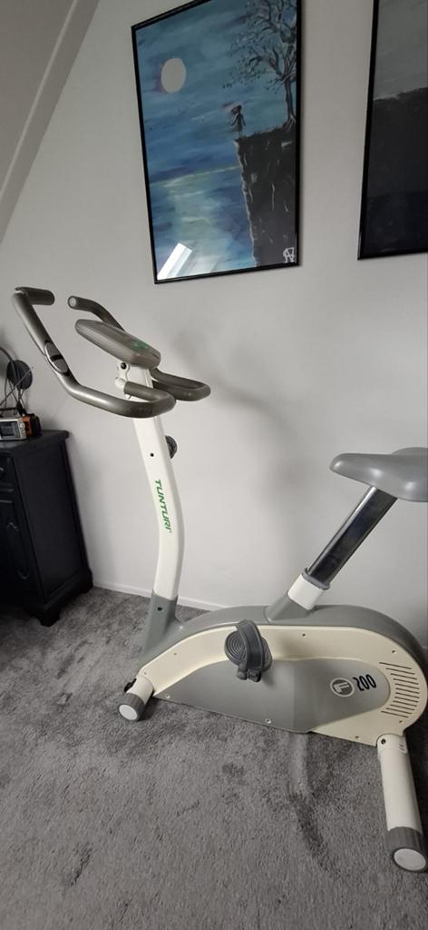 Tunturi F200 Hometrainer - Goed werkend, Ophalen, Gebruikt, Metaal, Benen
