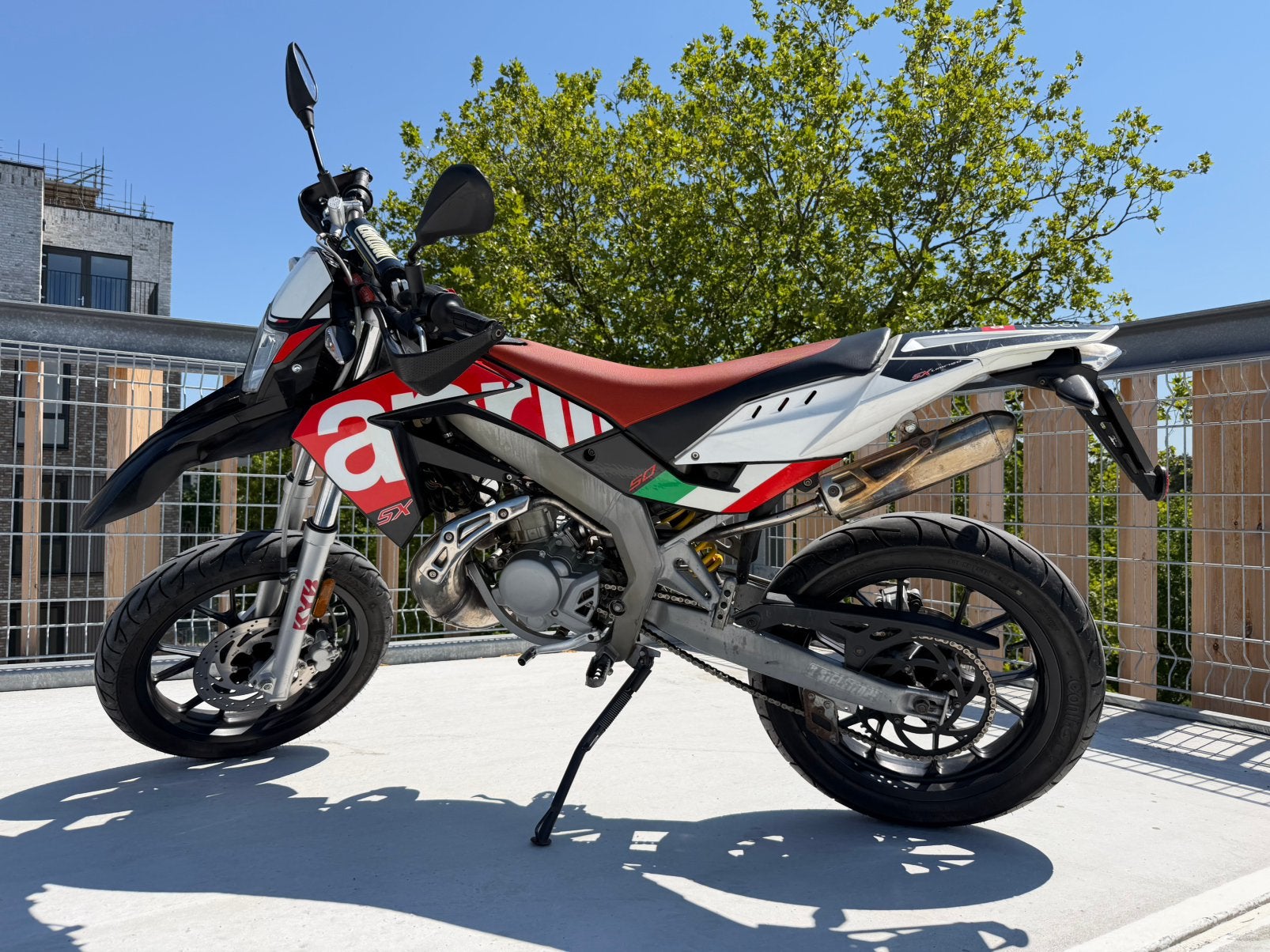 Aprilia SX 50 - 2016 - goed onderhouden, Fietsen en Brommers, Brommers | Derbi, Ophalen, 6 versnellingen, Gebruikt, Maximaal 45 km/u